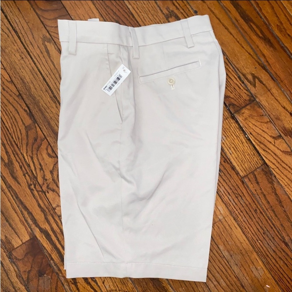 Men’s (29” Waist) Light Khaki Shorts. NWT.